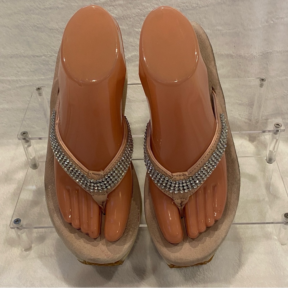 Volatile Rhinestone Strap Pink-Beige Wedge Heel Thong Sandals FlipFlops Sz 7 VGC - Picture 3 of 15